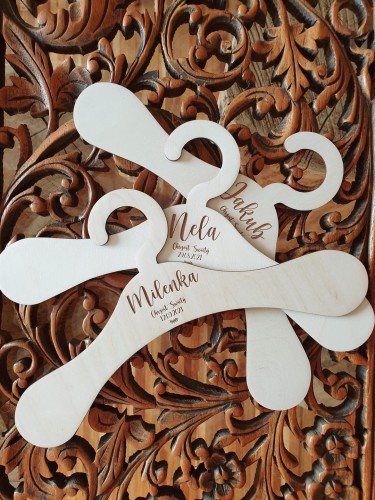 Wieszaczek na ubranko do CHRZTU