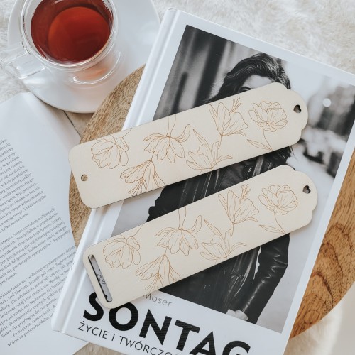 Grawerowana zakładka w kwiaty
