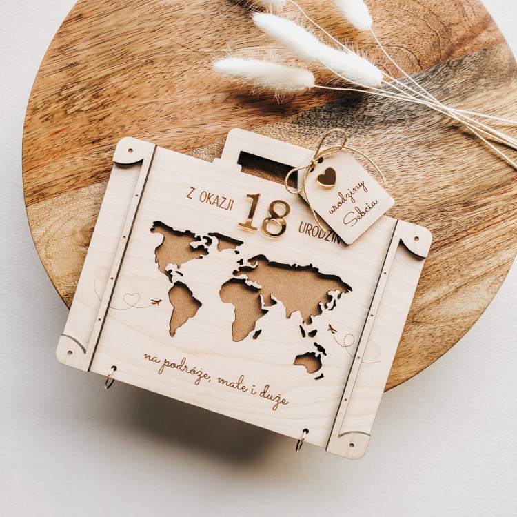 Drewniana kartka walizka na 18 20 30 40 50 60 70 urodziny